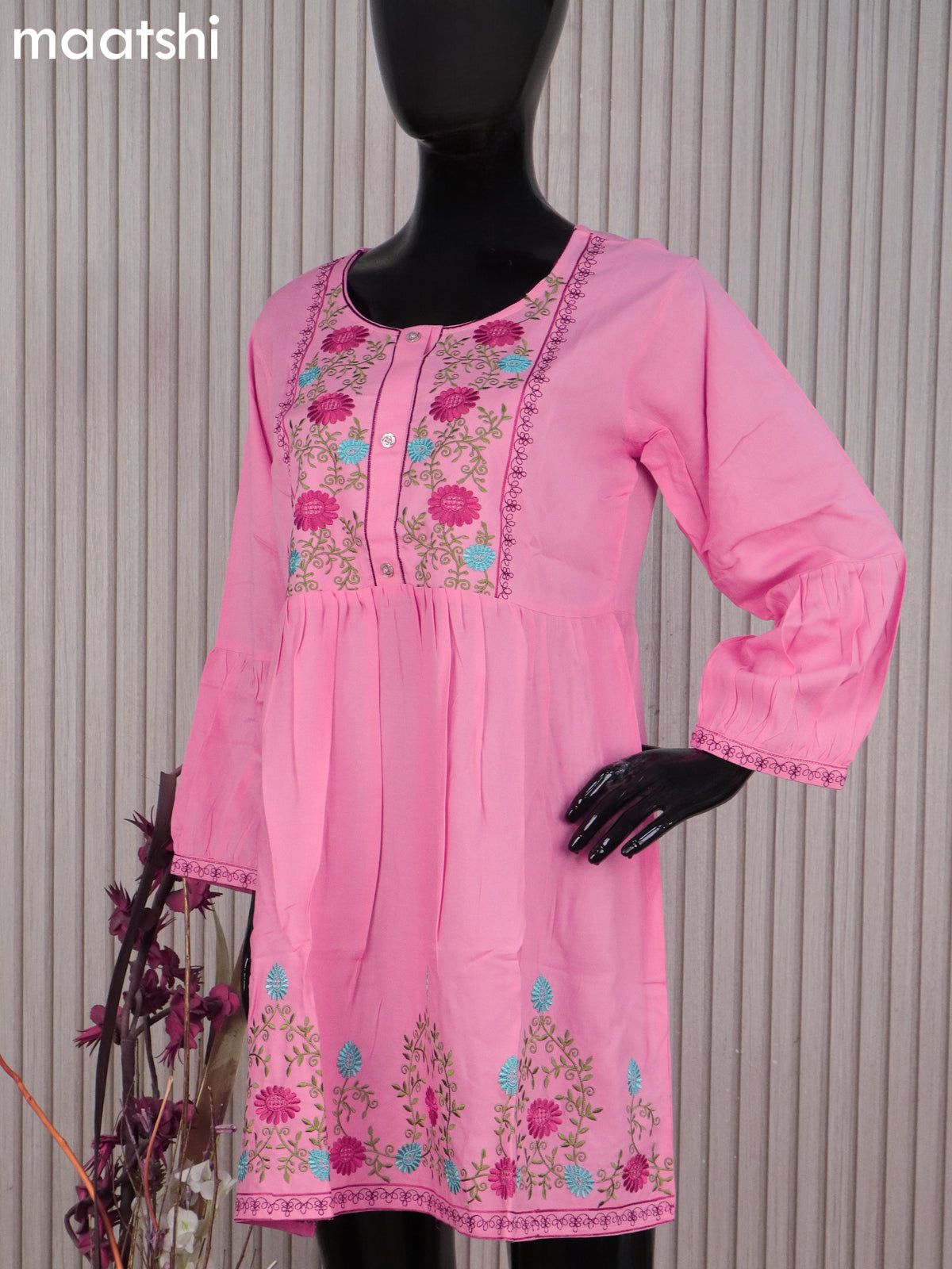 Cotton readymade umbrella short kurti light pink with plain body & embroidery work neck pattern without bottom