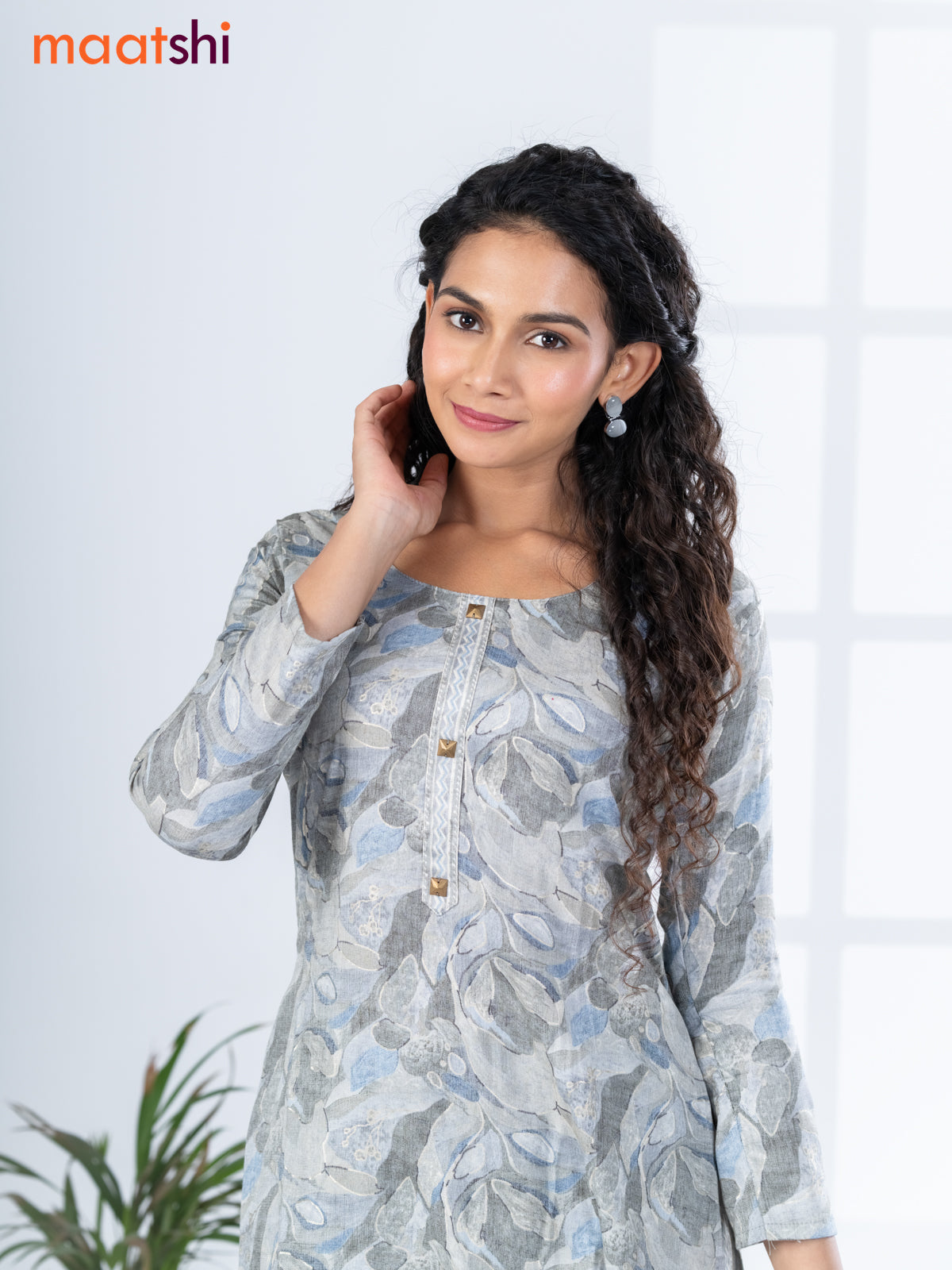 Rayon readymade kurti set grey with allover prints & simple neck pattern and straight cut pant