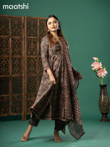 Cotton readymade anarkali salwar suit black with allover kalamkari prints & lace work neck pattern and straight cut pant & cotton dupatta