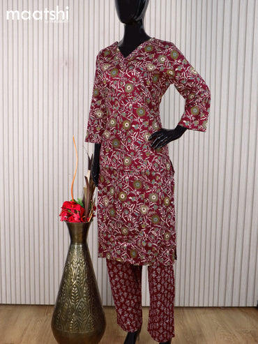 Cotton readymade kurti set maroon with allover floral prints & v neck pattern and straight cut pant