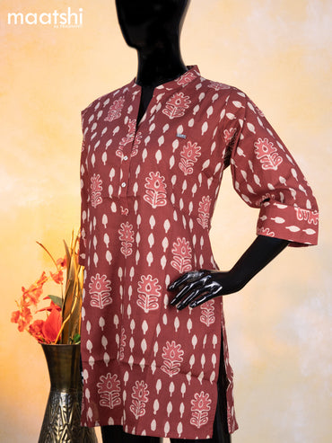 Cotton readymade short umbrella kurti maroon with allover prints & simple neck pattern without pant