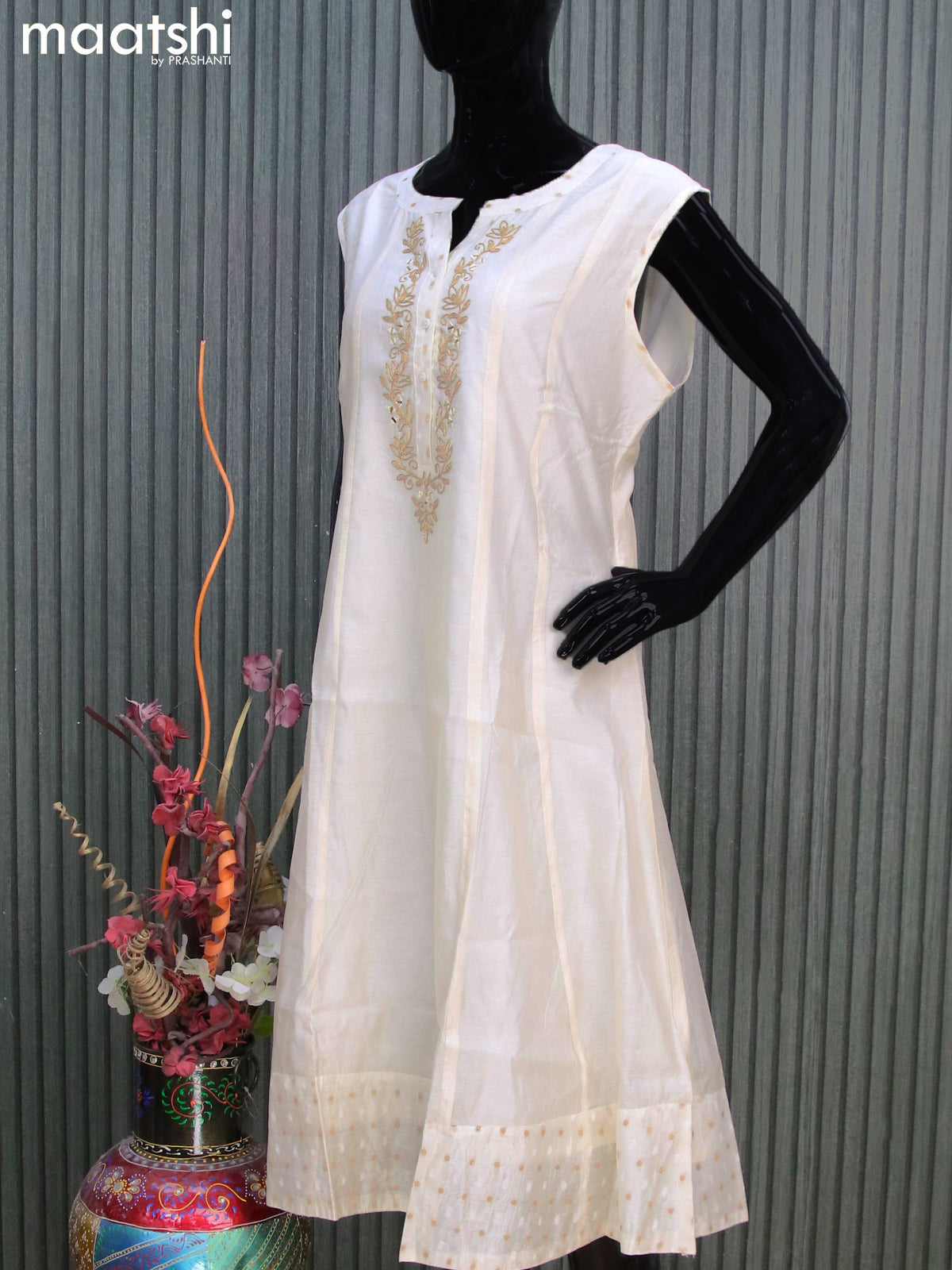 White fashion kurti neck design