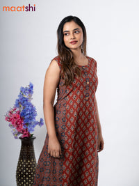 Cotton anarkali kurti maroon with allover butta prints & simple neck pattern without pant - sleeve attached