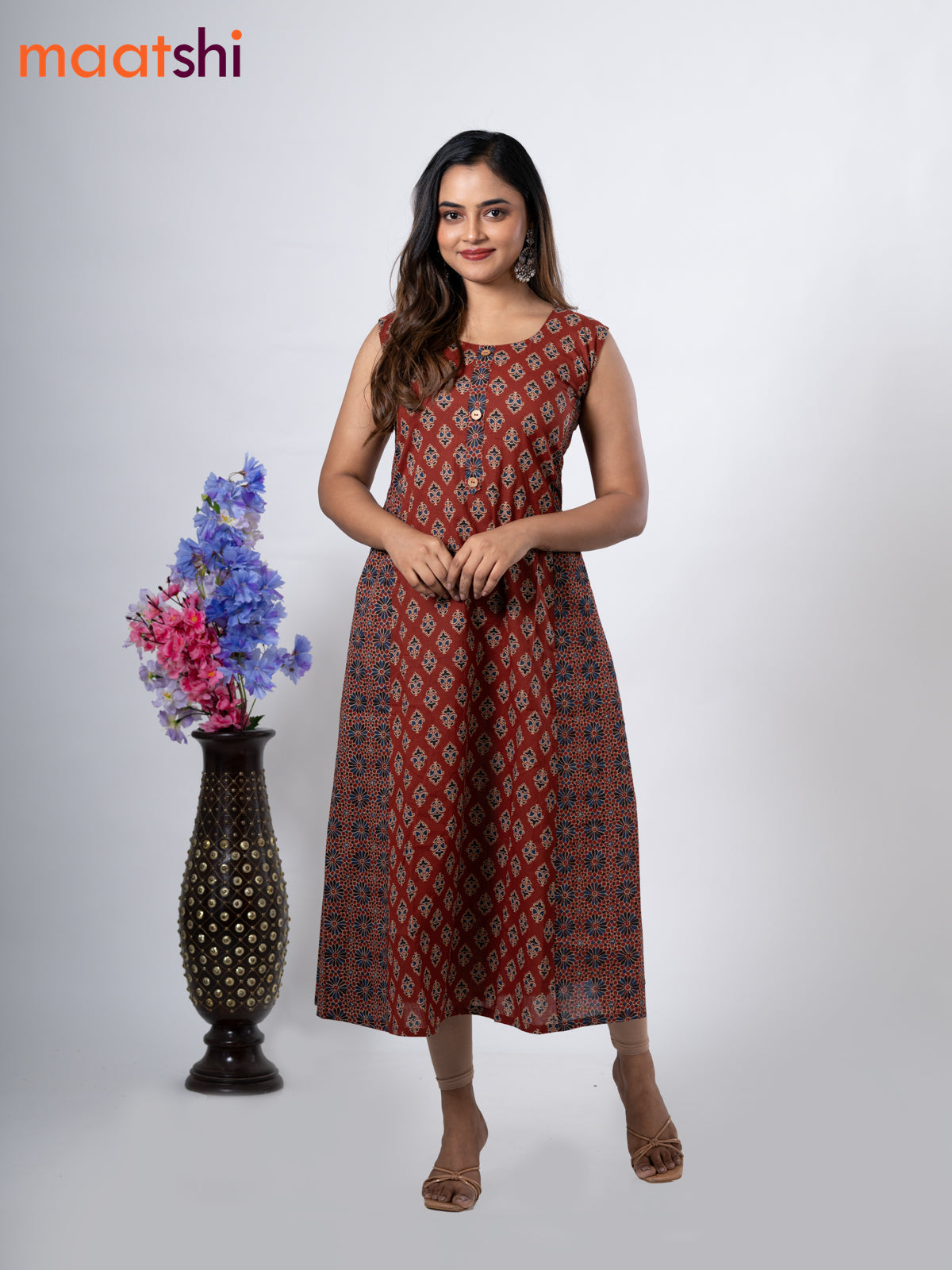 Cotton anarkali kurti maroon with allover butta prints & simple neck pattern without pant - sleeve attached