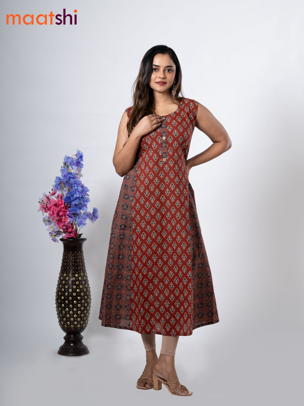 Cotton anarkali kurti maroon with allover butta prints & simple neck pattern without pant - sleeve attached