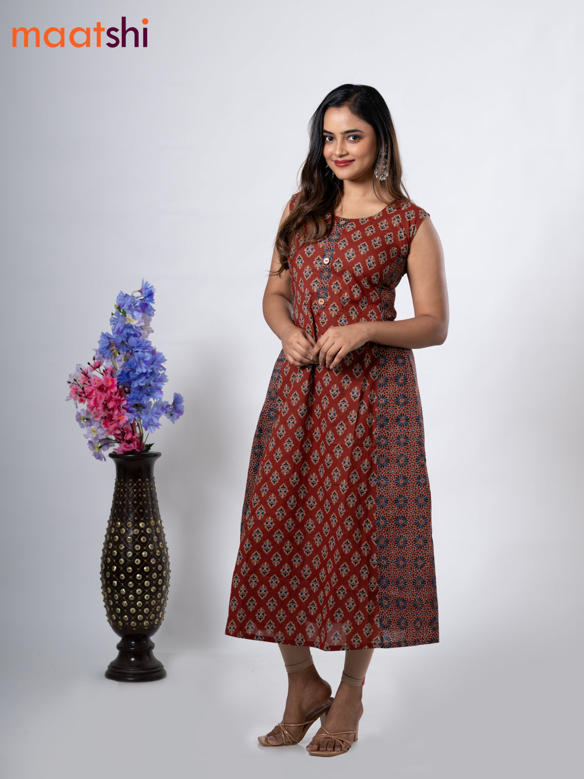 Cotton anarkali kurti maroon with allover butta prints & simple neck pattern without pant - sleeve attached