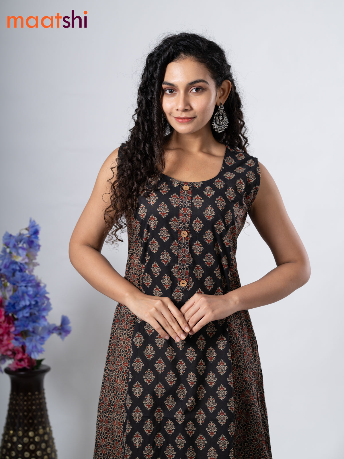 Cotton anarkali kurti black with allover butta prints & simple neck pattern without pant - sleeve attached