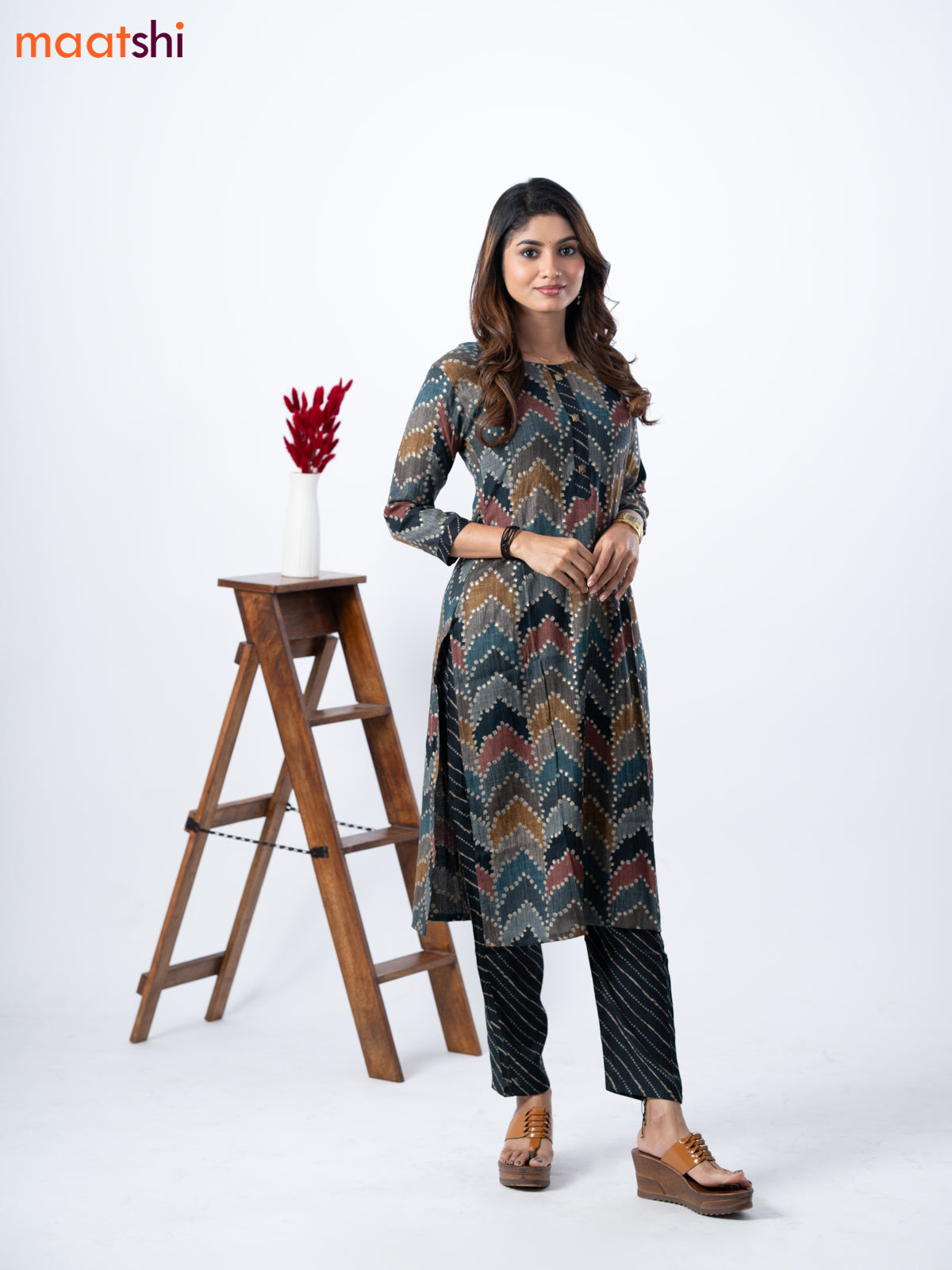 Rayon kurti set multi colour and black with allover bandhani prints & simple neck pattern and straight cut pant