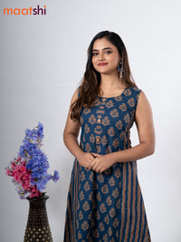 Cotton anarkali kurti blue and with floral butta prints without pant