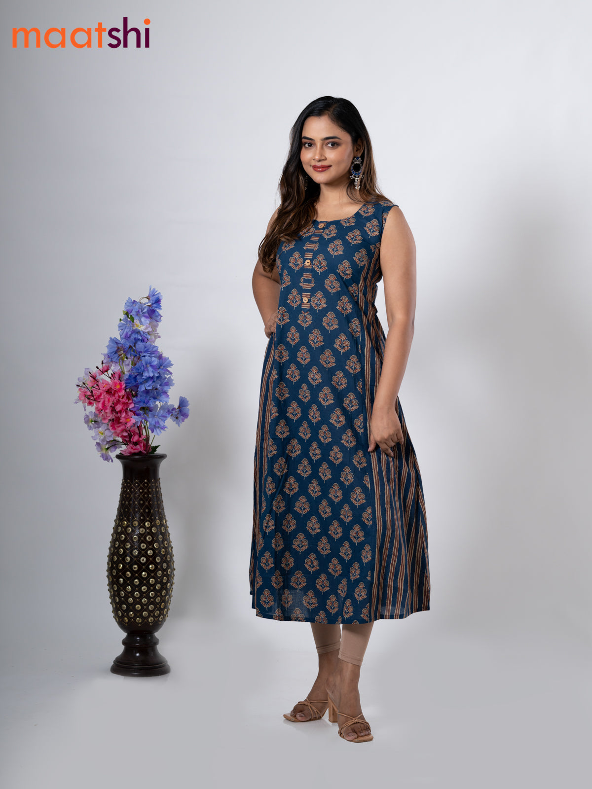 Cotton anarkali kurti blue and with floral butta prints without pant