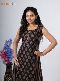 Cotton anarkali kurti black and with floral butta prints without pant