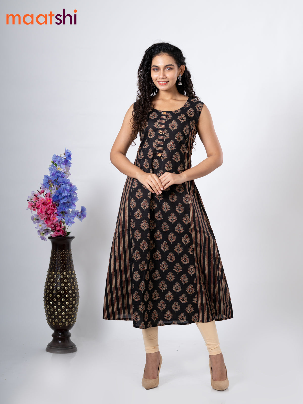 Cotton anarkali kurti black and with floral butta prints without pant