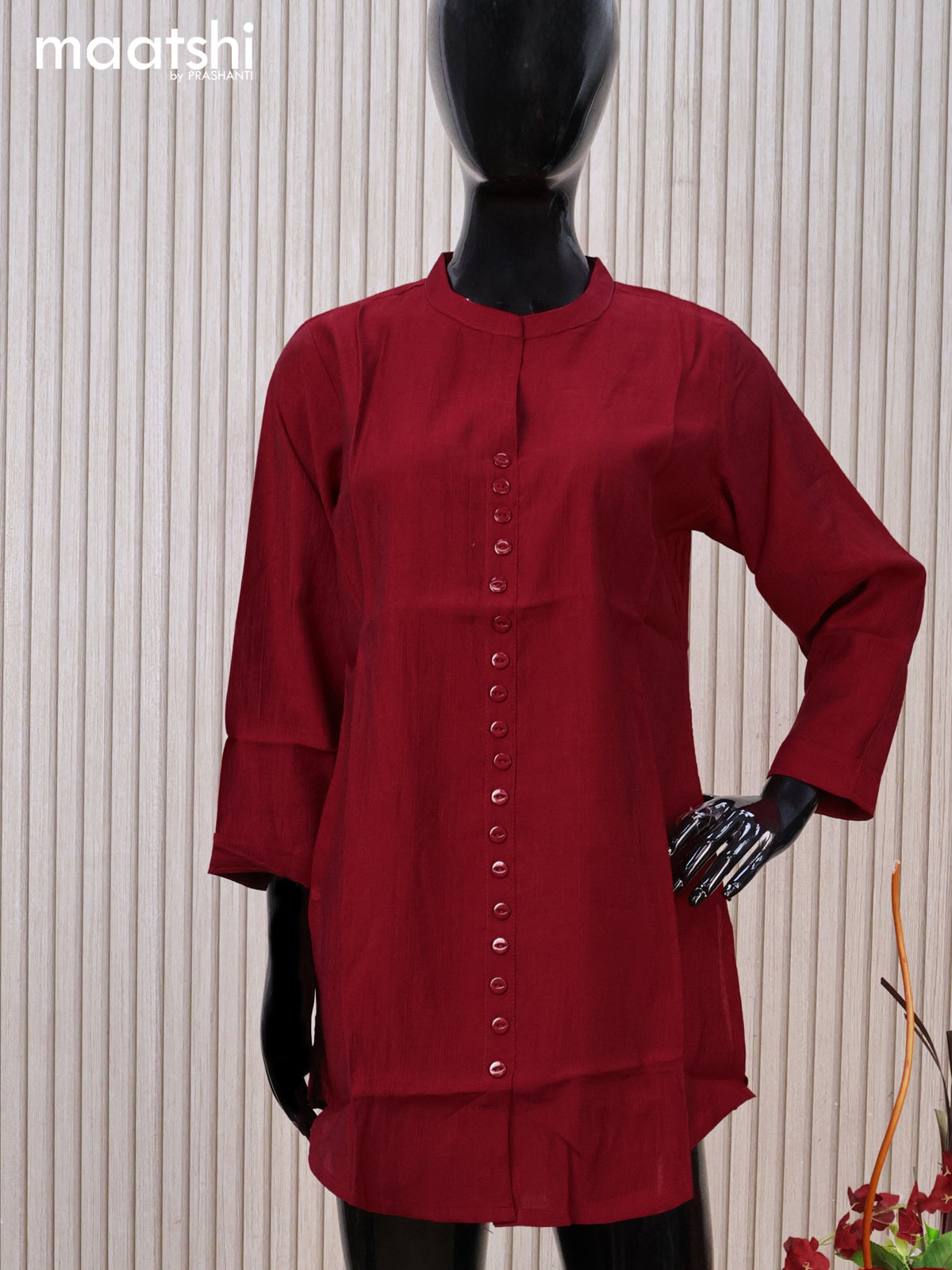 Rayon readymade short kurti maroon with plain body & simple neck pattern without pant