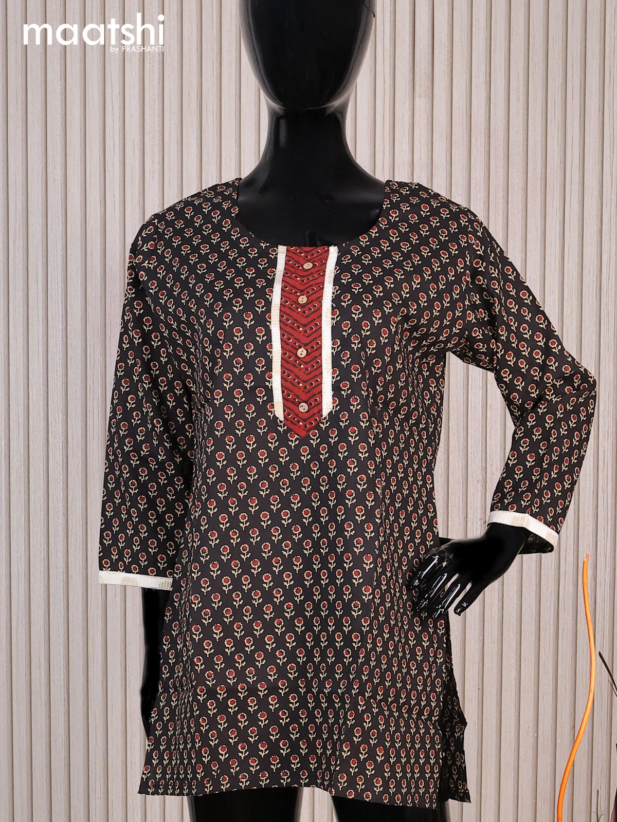 Cotton readymade short kurti black and maroon with allover butta prints & simple neck pattern without pant