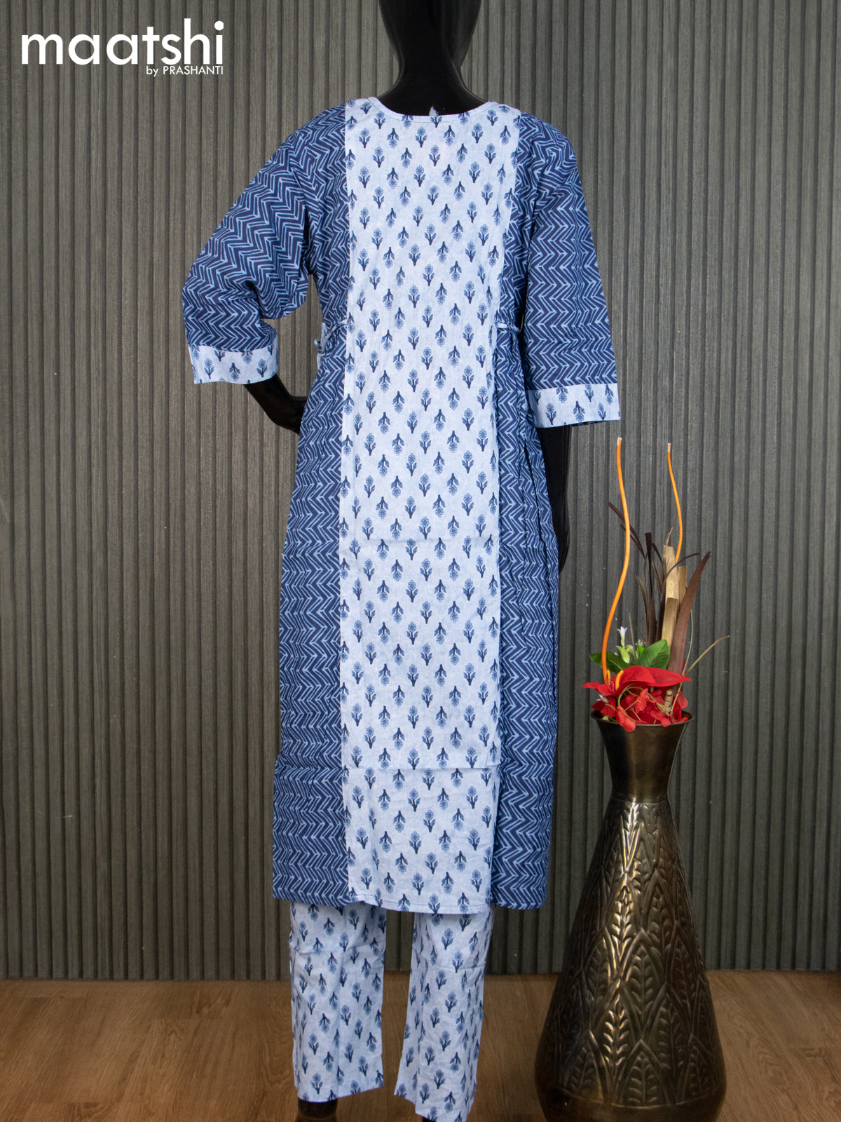 Piping modern kurti conical neck designs