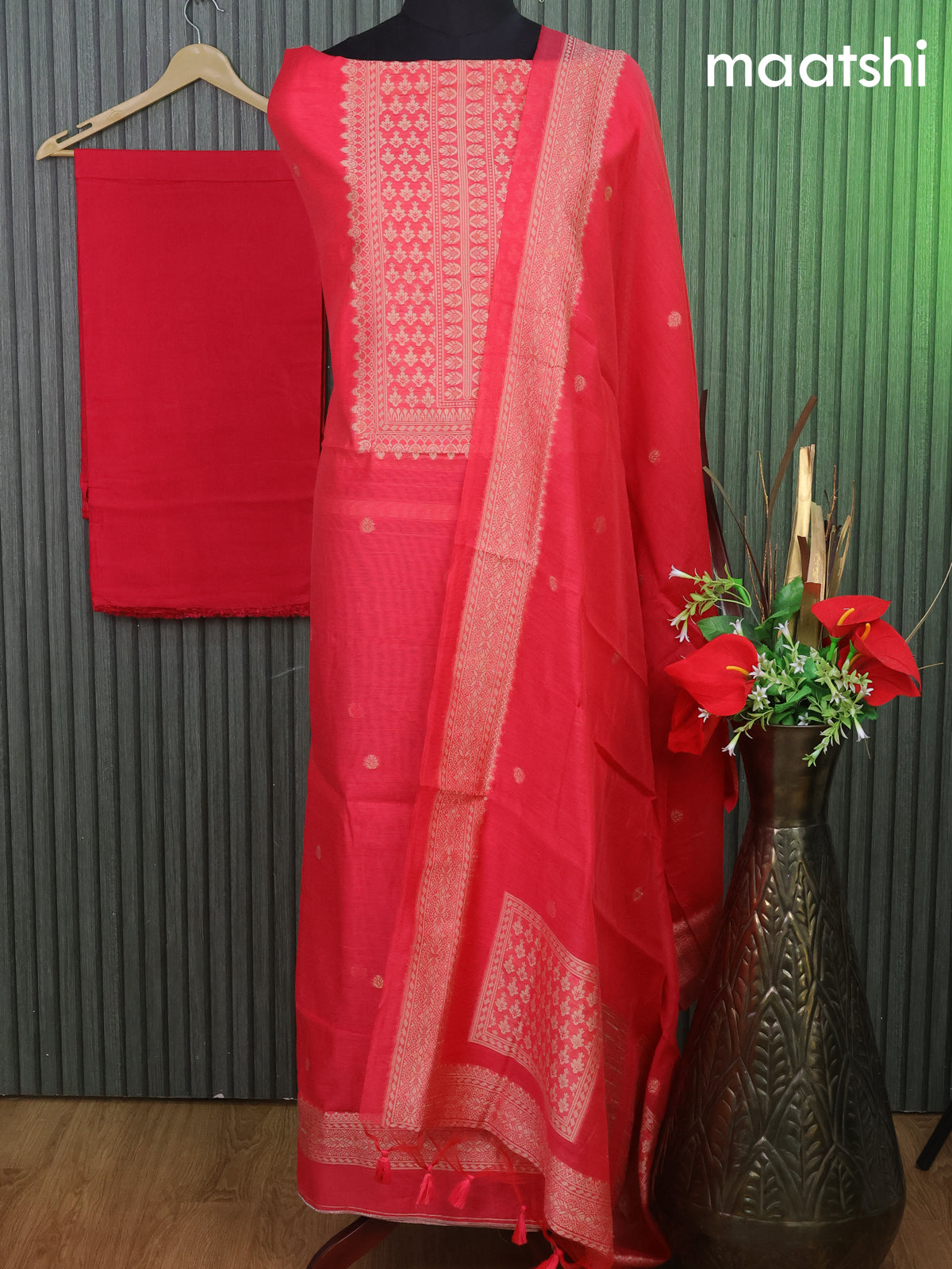 Munga cotton dress material peach pink with thread & zari woven neck pattern and bottom & thread woven dupatta