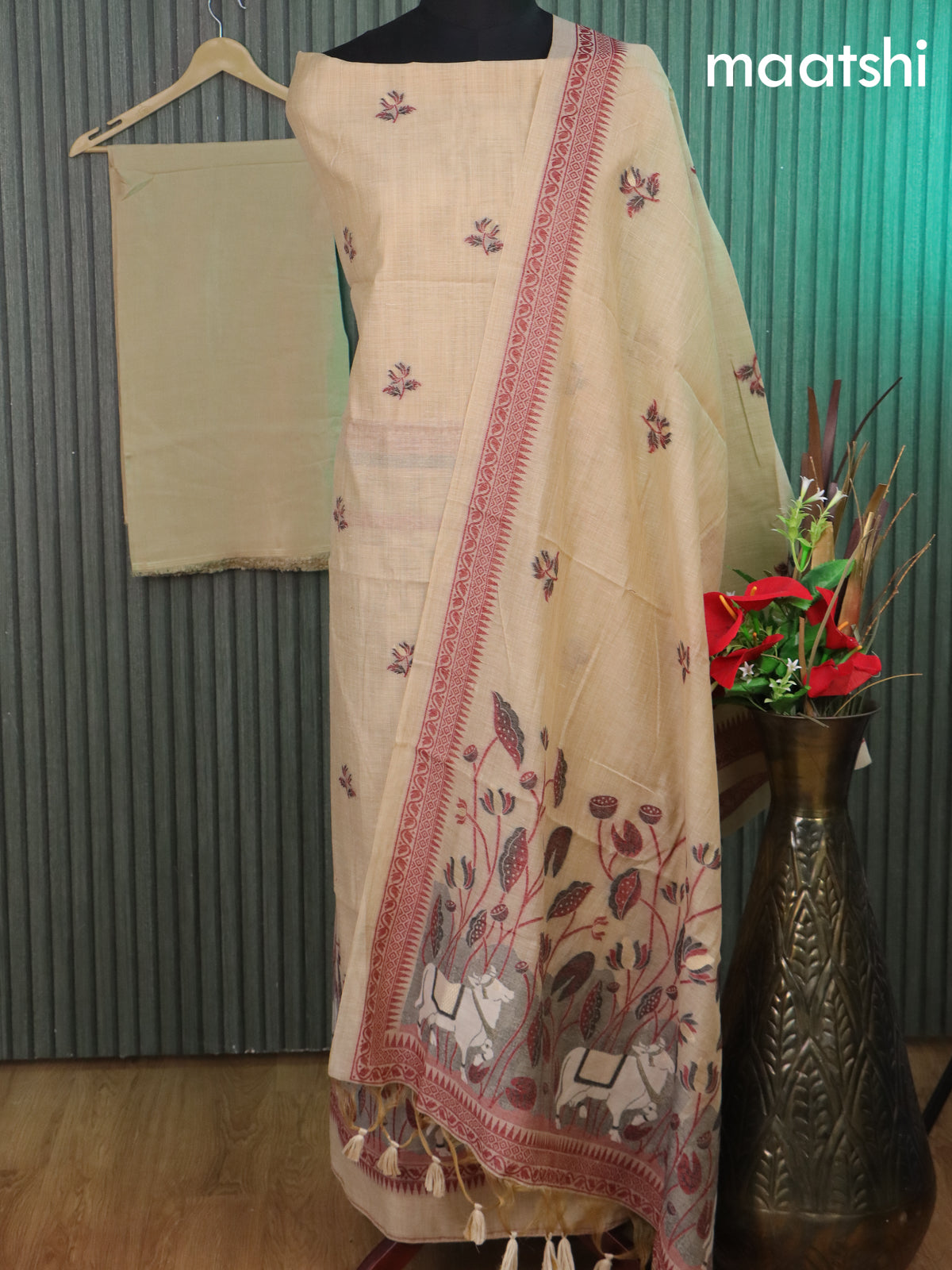 Munga cotton dress material beige with thread & zari woven floral buttas and bottom & thread woven pichwai dupatta