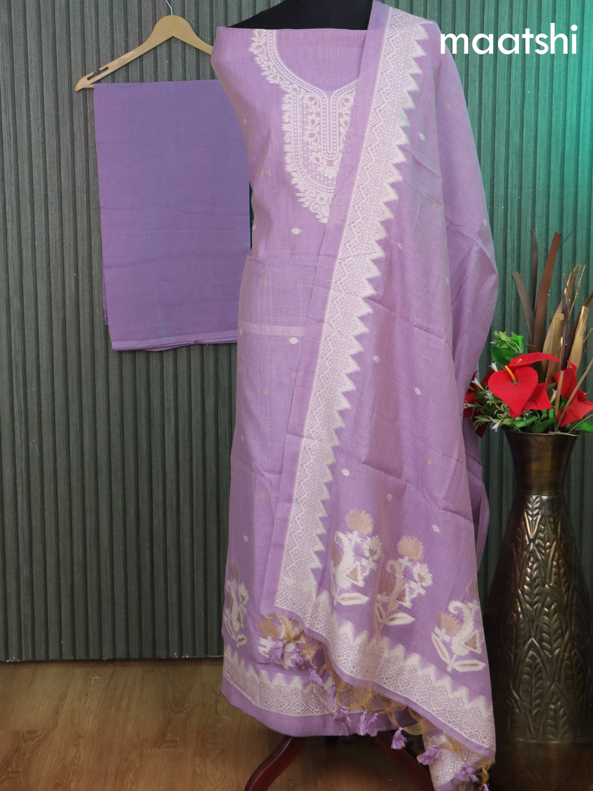 Munga cotton dress material lavender with woven buttas & simple neck pattern and bottom & thread woven dupatta