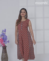 Cotton anarkali kurti maroon with allover butta prints & simple neck pattern without pant - sleeve attached