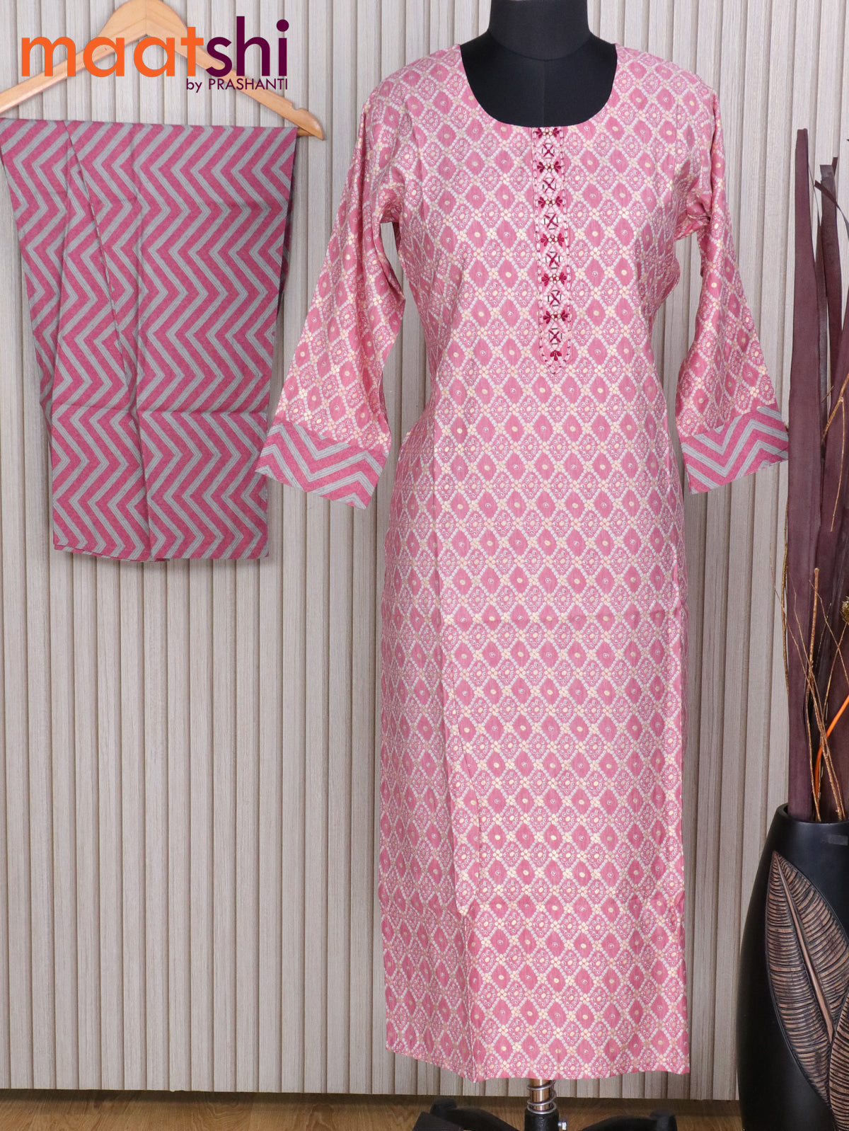 Muslin readymade kurti mauve pink with bandhani prints & mirror work neck pattern and straight cut pant