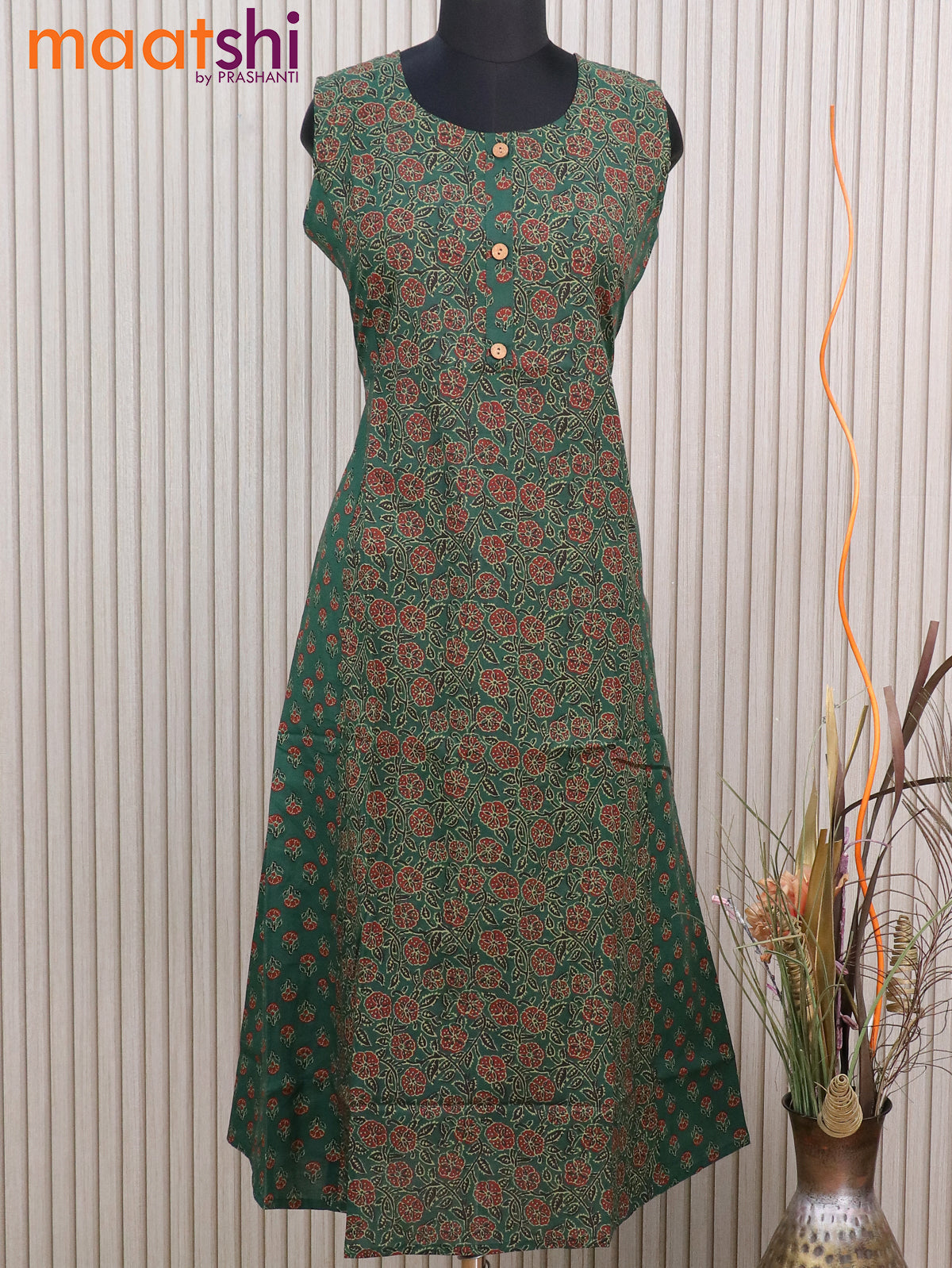 Cotton readymade kurti green with allover floral prints & simple patch work neck pattern without pant - sleeve attached