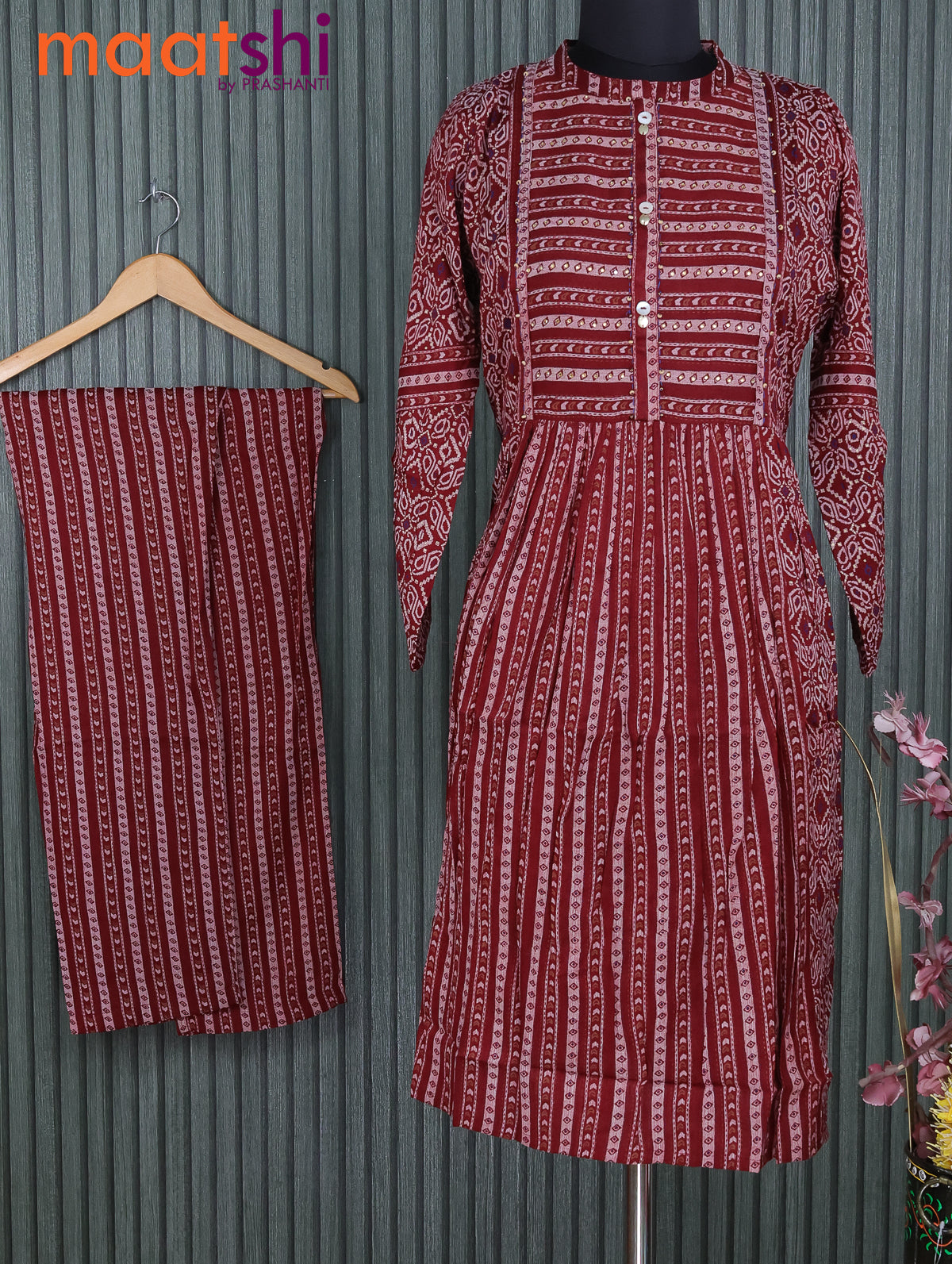 Cotton readymade kurti maroon with allover prints & simple neck pattern and straight cut pant